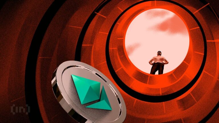 Roter Kurs-Chart im Hintergrund mit einer Ethereum-Münze im Vordergrund, die den aktuellen Preisverfall symbolisiert.
