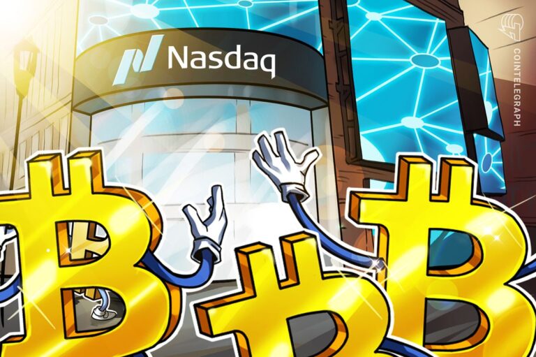 Das Logo der US-Börsenaufsicht SEC neben einer goldenen Bitcoin-Münze vor einem Kurs-Chart