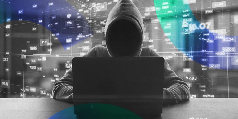 Bitcoin-Münze neben Handschellen und einem Laptop mit dunklem Bildschirm als Symbol für Cyberkriminalität