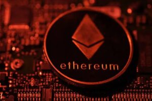 Ethereum-Münze neben einem stilisierten Netzwerk-Knoten für Staking
