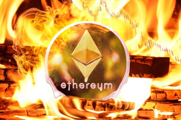 Eine rote Ethereum-Münze vor einem abwärts gerichteten Kurs-Chart