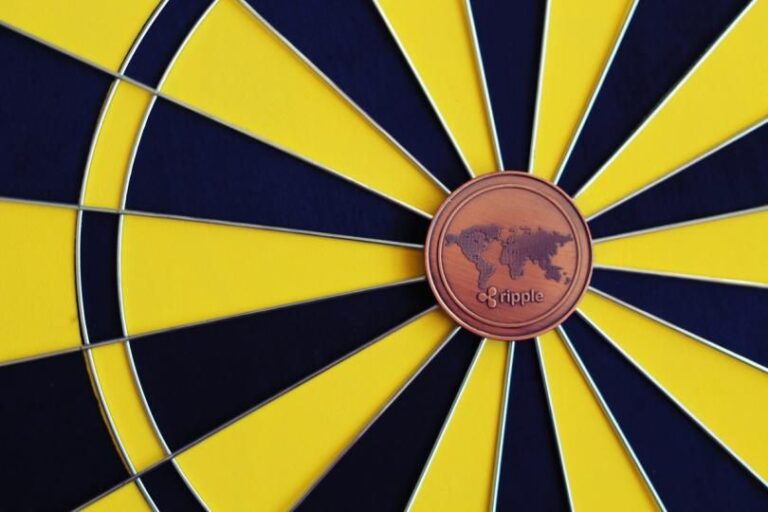 Ein leuchtendes XRP-Logo, das mit abstrakten digitalen Knotenpunkten als Symbol für Künstliche Intelligenz verbunden ist