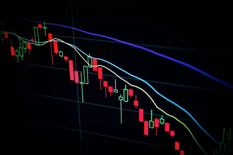 Porträt von Ethereum-Gründer Vitalik Buterin neben einem stilisierten ETH-Logo und Netzwerk-Linien
