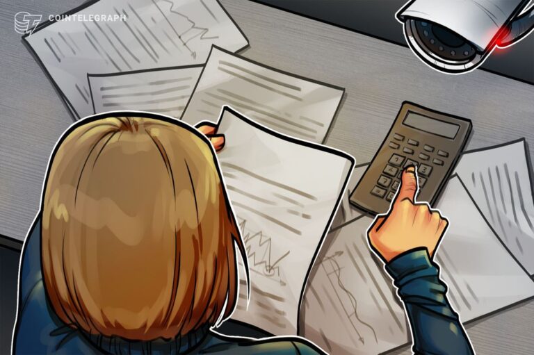 Ein Stapel von Tether-USDT-Münzen neben Finanzdokumenten und Bilanzen