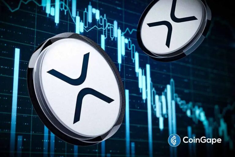 XRP-Münze auf einem digitalen Kurs-Chart vor dem Logo der US-Börsenaufsicht SEC